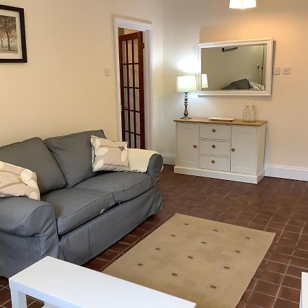1 - Bed Ground Floor Apartment 滕比 外观 照片